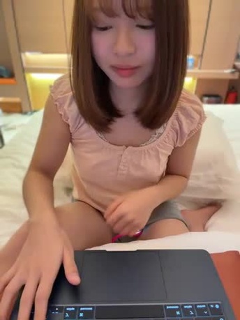 HappySadGirl Stripchat Live