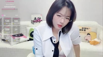 Lucy-8 Stripchat Live